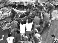 Imagem do atentado ao quartel dos marines em 1983