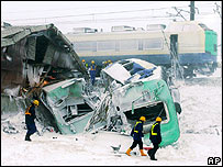 قطار حادثه ديده