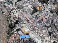 Prédios destruídos em Yingxiu