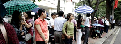 Phiên tòa khai mạc hôm 14/10 ở Hà Nội đã thu hút sự quan tâm của dư luận và làng báo Việt Nam