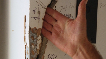 one of the cracks in the Arnolds' garage