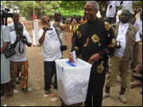 Henrique Rosa a votar