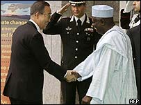 Jacques Diouf (dir.) encontra o primeiro-ministro japonês Yasuo Fukuda em Roma