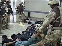 قیدیوں سے بدسلوکی کے واقعات افغانستان میں بھی ہوئے ہیں۔