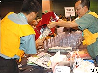 Một điểm đếm phiếu sau bầu cử ở Hong Kong