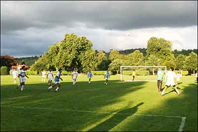 تمرین تیم فوتبال ایران در انگلستان