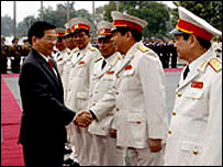 Chủ tịch Nguyễn Minh Triết với các tướng lĩnh Việt Nam