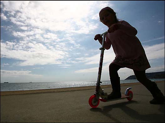 怀特岛一共有92公里的海岸线，沿岸散落着很多美丽的海滩。