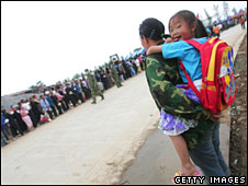 Trẻ em vùng bị nạn