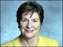 ٹونگ کو اپنے بیان کی وجہ سے شدید تنقید کا سامنا کرنا پڑ رہا ہے۔