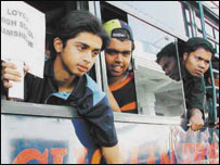 लोयला स्कूल के बच्चे