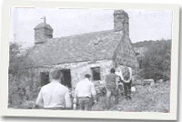 Ymweliad â bwthyn Tan yr Ardd