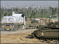 Gazze Şeridi'nde İsrail tankı