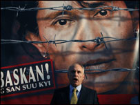 Poster i udhëheqëses së arrestuar pro-demokracisë në Birmani 