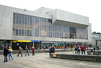 Canolfan y Celfyddydau