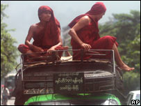 बर्मा में बौद्ध भिक्षु