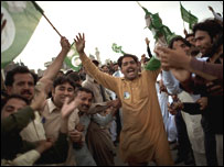 Pakistan'da protestocular