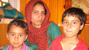 شبینہ اپنے بیٹوں کے ساتھ