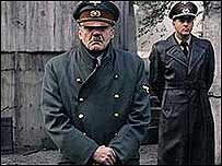 سقوط: تصويری از جنون خودکامگی