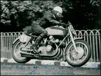 Les Graham signed photo