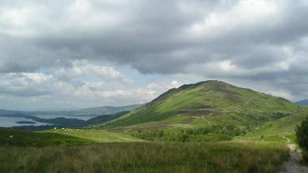 After Drymen walkers are offered alternative routes. For the best views over Loch Lomond, take the route over Conic Hill. For a more relaxed stroll, take the low road to Balmaha.