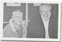 Aled Lewis Evans gyda Arwel Tanat ar nons yn lansio