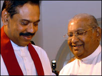 President Rajapaksa (L) with PM Wickramanayake