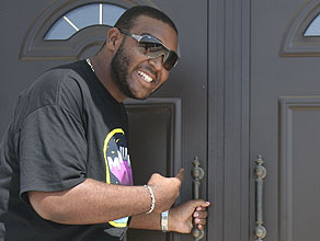 MistaJam outside Villa 1Xtra