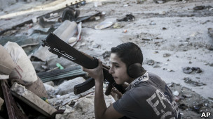 عنصر من الجيش الحر