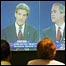 O candidato democrata à presidência dos Estados Unidos, John Kerry, e o presidente George W. Bush, no debate desta quarta-feira