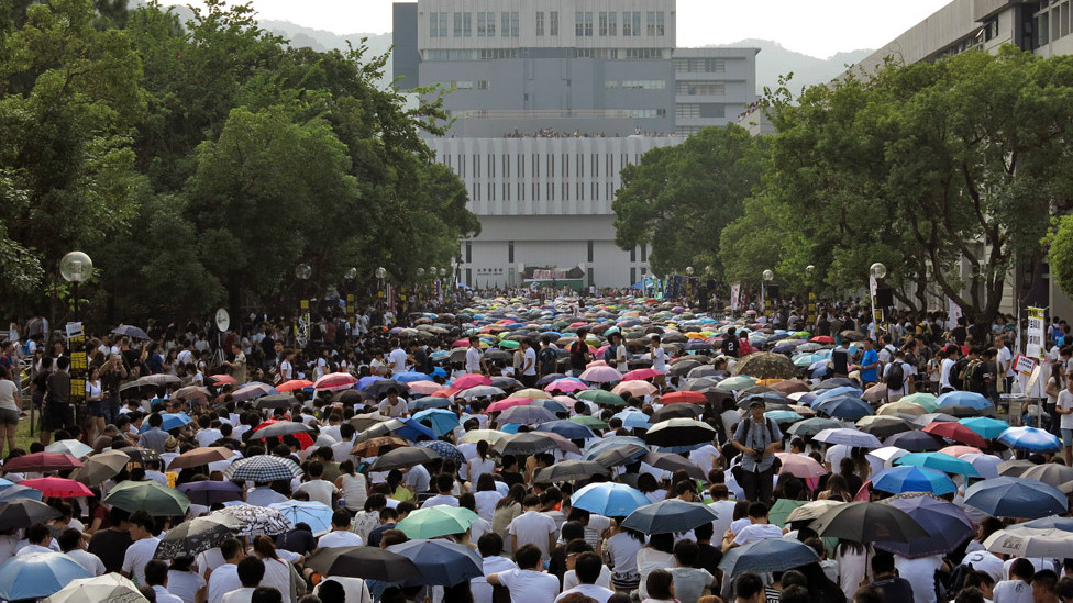 香港中文大学百万大道上的伞海(BBC中文网记者叶靖斯摄22/9/2014)