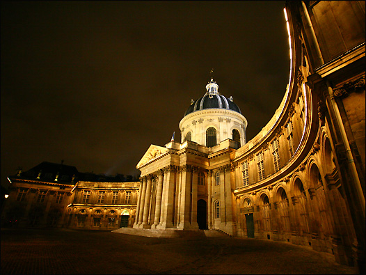 始建于17世纪的法兰西学会是法国的学术权威机构。