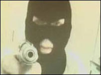 Avó cantando 'gangsta rap' em vídeo