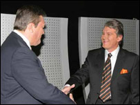 Янукович та Ющенко під час попередніх дебатів