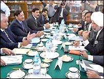 ایڈیشنل سیکریٹری طارق عثمان حیدر اور کے سی سنگھ 