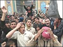 Protesto após destruição do templo de Samarra