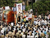 ہلاک ہونے والوں میں انسداد دہشت گردی کی ٹیم کے سربراہ ہیمنت کرکے بھی تھے