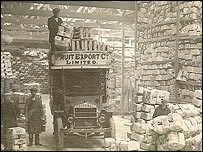 Tomato packing at Fruit Export