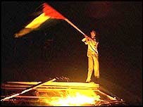 İsrail'in Gazze'den çekilmesini kutlayan Filistinliler