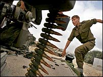 ग़ज़ा में इसराइली सैनिक