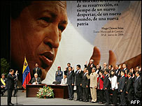 Chavez kabinesini açıklıyor