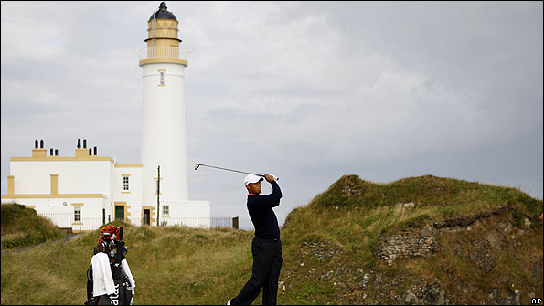 Tiger Woods practising at Turnberry