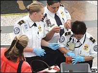 بازرسی در فرودگاه های لندن