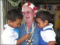 Derek Chappell with children