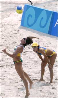 Adriana Behar e Shelda treinam em Atenas (foto Evandro Teixeira/COB)