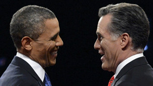 Obama và Romney bắt tay nhau tại buổi tranh luận