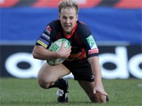 Ashley Smith yn croesi am gais i'r Dreigiau