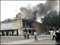 Požár v Andižadnu během květnových protestů