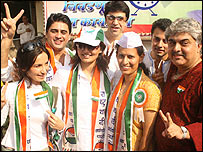 श्रृद्धा निगम, अयूब ख़ान, सूरज थापर, सेजल पेंटर और अशोक पंडित 