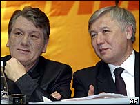 Viktor Juščenko (vlevo) a Jurij Jechanurov